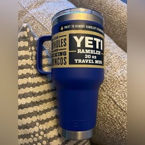 YETI Rambler 30 oz. Travel Mug with Stronghold Lid